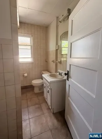 36 Demott Clifton NJ 07011