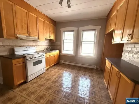 36 Demott Clifton NJ 07011
