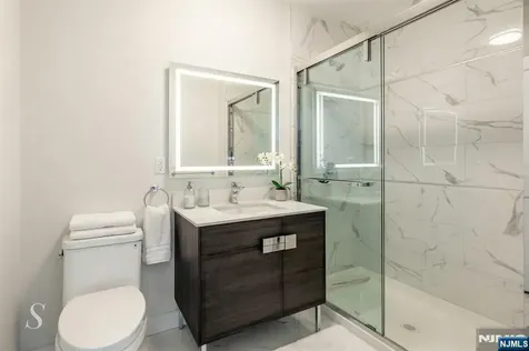 48 Grand Avenue Palisades Park NJ 07650