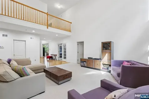 8 Pring Court West Orange NJ 07052