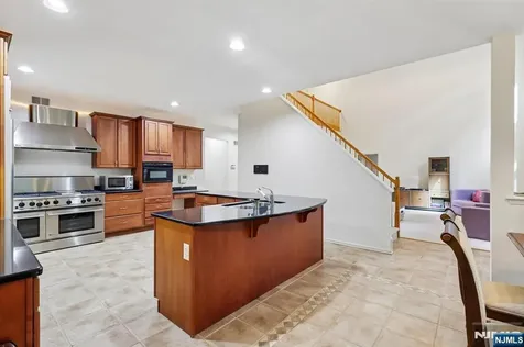 8 Pring Court West Orange NJ 07052
