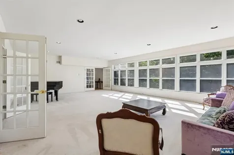 8 Pring Court West Orange NJ 07052