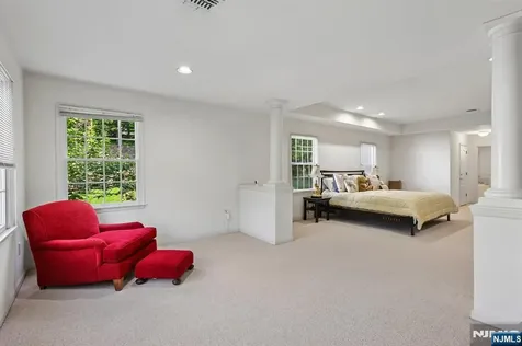 8 Pring Court West Orange NJ 07052