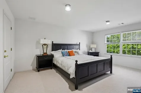 8 Pring Court West Orange NJ 07052