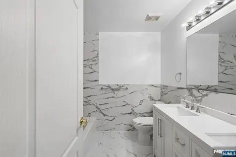 8 Pring Court West Orange NJ 07052