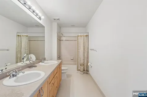 8 Pring Court West Orange NJ 07052