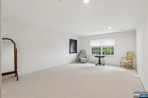 8 Pring Court West Orange NJ 07052