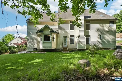 8 Pring Court West Orange NJ 07052