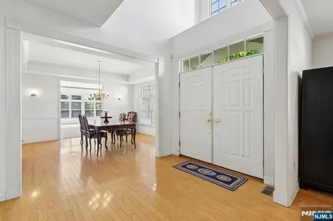 8 Pring Court West Orange NJ 07052