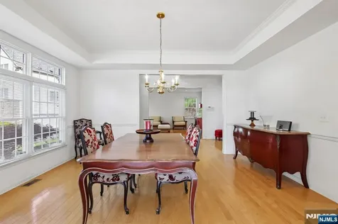 8 Pring Court West Orange NJ 07052