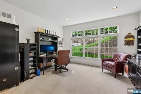 8 Pring Court West Orange NJ 07052