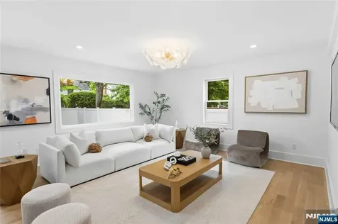 61 Surrey Lane Tenafly NJ 07670