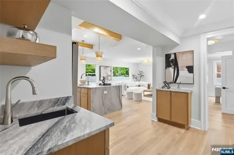 61 Surrey Lane Tenafly NJ 07670