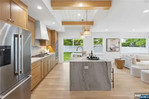 61 Surrey Lane Tenafly NJ 07670