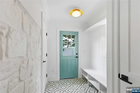 61 Surrey Lane Tenafly NJ 07670