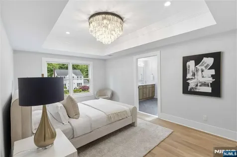 61 Surrey Lane Tenafly NJ 07670