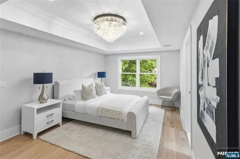 61 Surrey Lane Tenafly NJ 07670