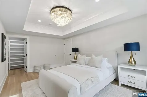 61 Surrey Lane Tenafly NJ 07670