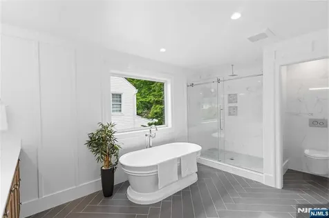 61 Surrey Lane Tenafly NJ 07670