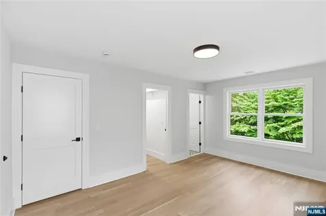 61 Surrey Lane Tenafly NJ 07670