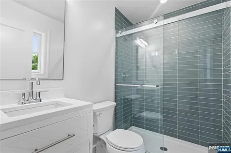 61 Surrey Lane Tenafly NJ 07670