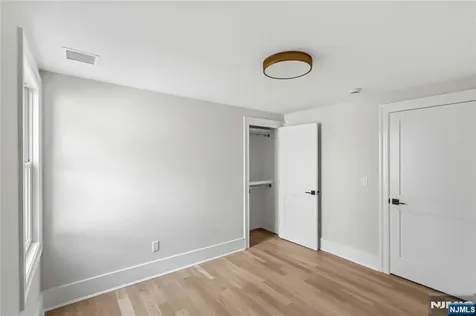 61 Surrey Lane Tenafly NJ 07670