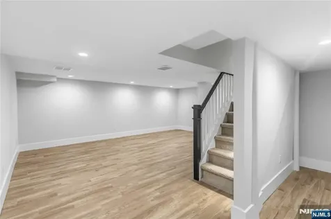 61 Surrey Lane Tenafly NJ 07670