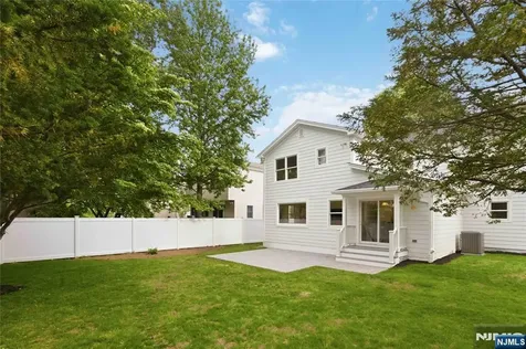 61 Surrey Lane Tenafly NJ 07670