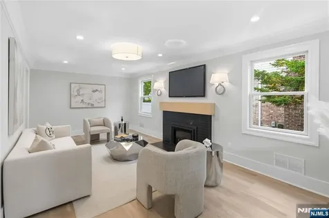 61 Surrey Lane Tenafly NJ 07670