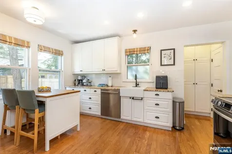 214 Alexander Montclair NJ 07042