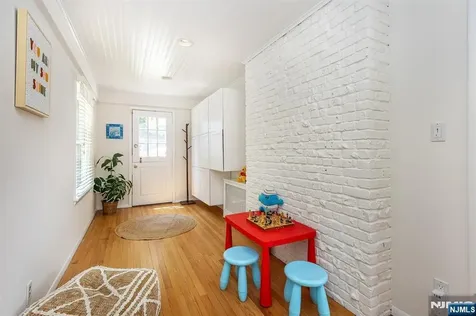 214 Alexander Montclair NJ 07042