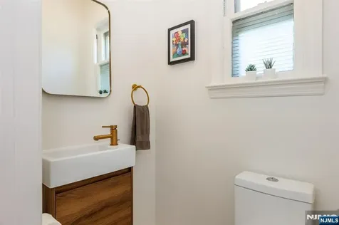 214 Alexander Montclair NJ 07042