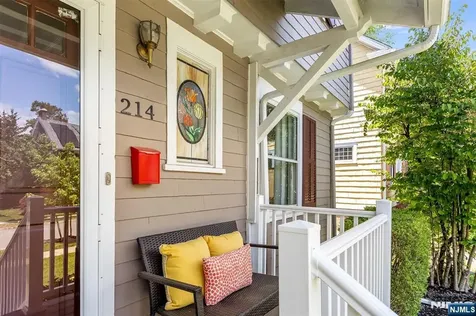 214 Alexander Montclair NJ 07042