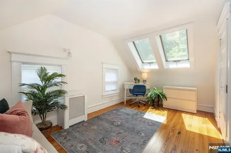 214 Alexander Montclair NJ 07042
