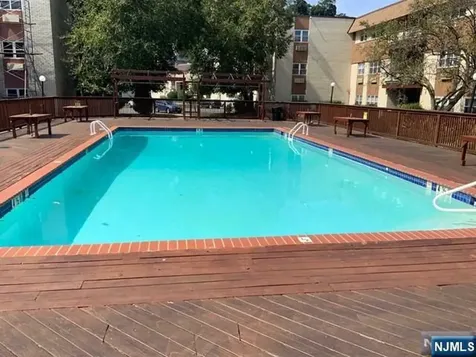 1111 River Road Edgewater NJ 07020