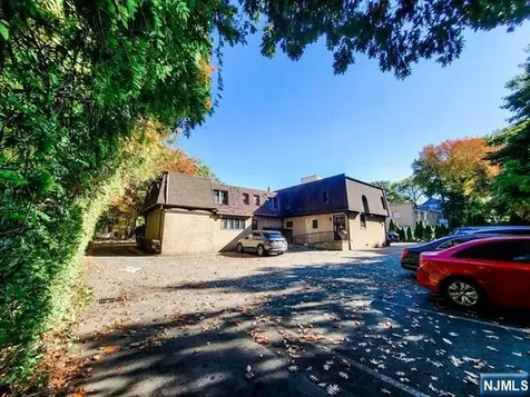 36 Farview Terrace Paramus NJ 07652
