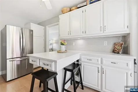 77 White Pond Road Waldwick NJ 07463