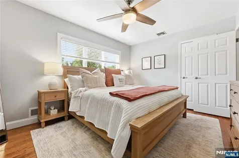77 White Pond Road Waldwick NJ 07463