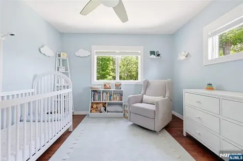 77 White Pond Road Waldwick NJ 07463