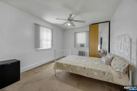28 Sylvan Avenue Bergenfield NJ 07621