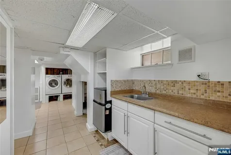 28 Sylvan Avenue Bergenfield NJ 07621