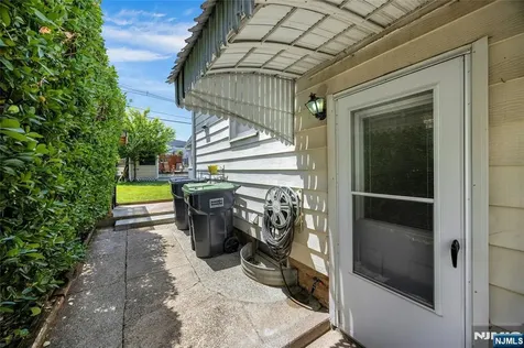 28 Sylvan Avenue Bergenfield NJ 07621