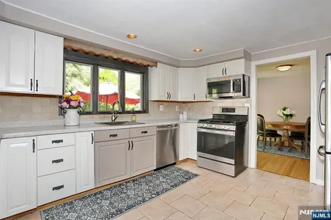 153 Bergen Avenue Waldwick NJ 07463