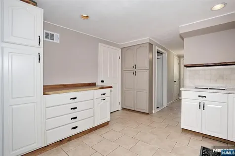 153 Bergen Avenue Waldwick NJ 07463