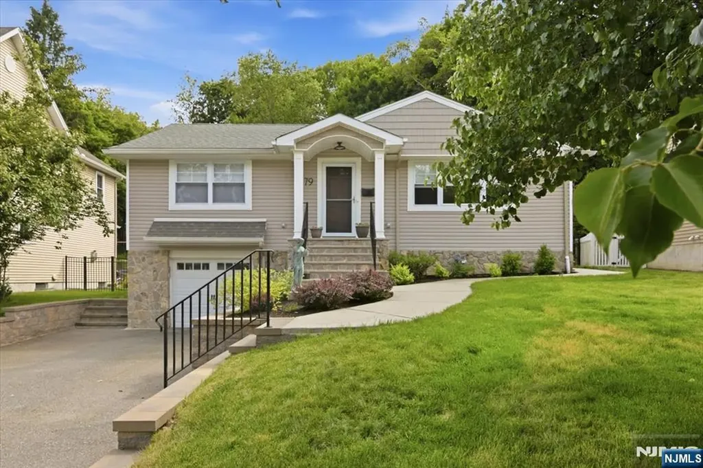 79 Winding Way Cedar Grove NJ 07009