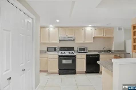 79 Winding Way Cedar Grove NJ 07009