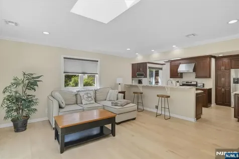 79 Winding Way Cedar Grove NJ 07009