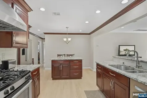 79 Winding Way Cedar Grove NJ 07009