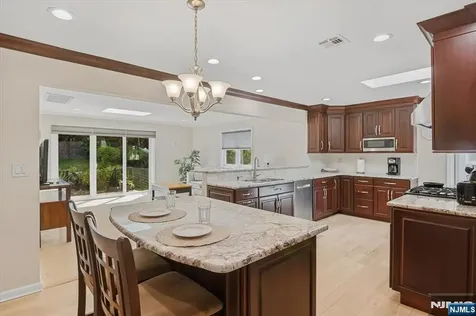 79 Winding Way Cedar Grove NJ 07009