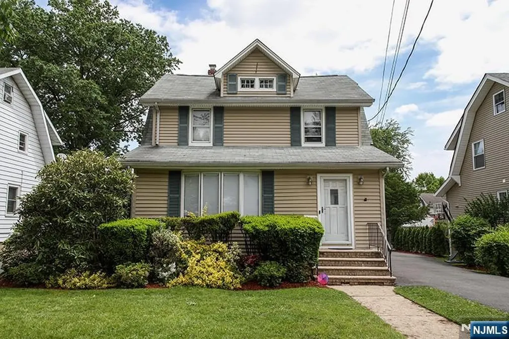 1253 Beaumont Avenue Teaneck NJ 07666